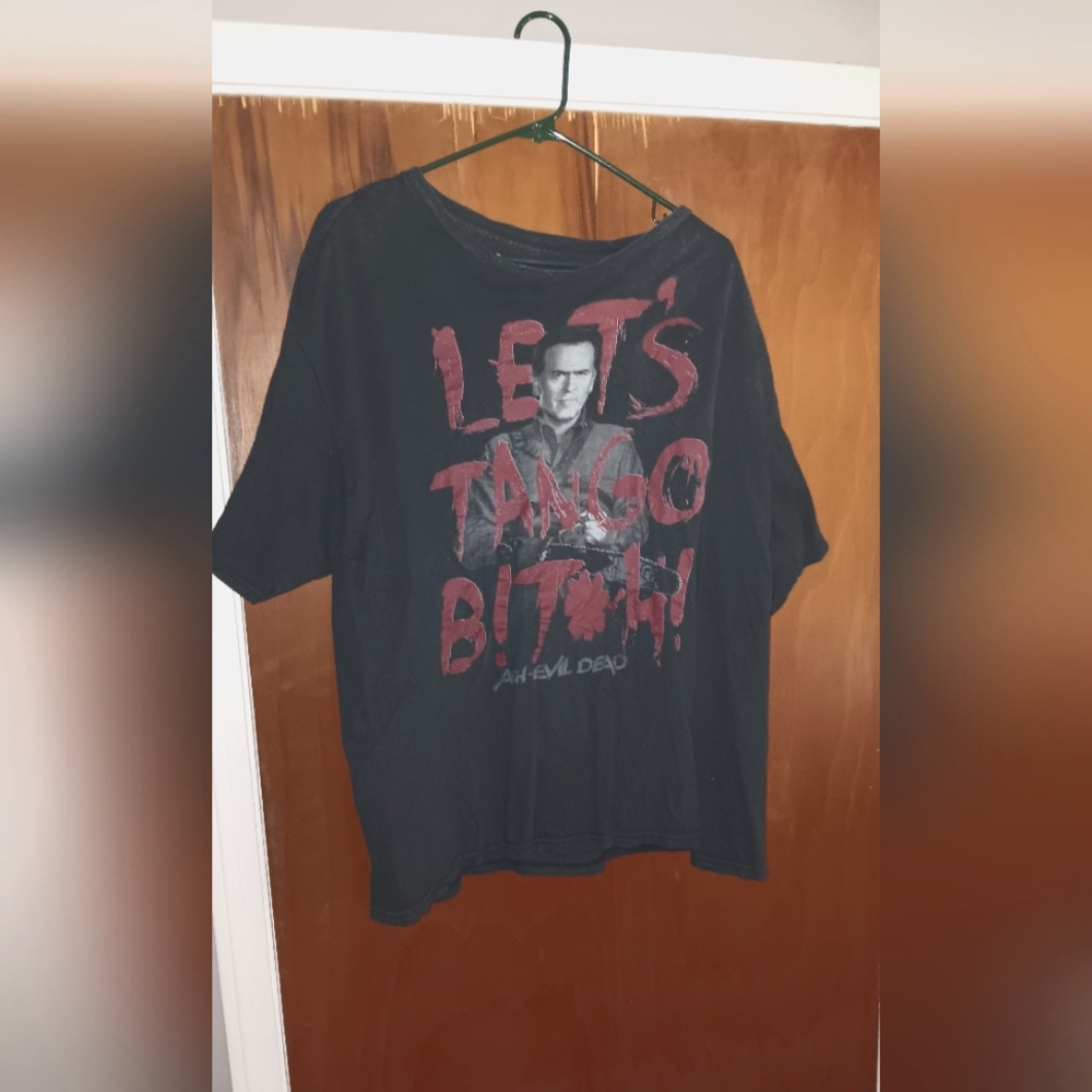 Ash vs evil dead t shirt men's XXL